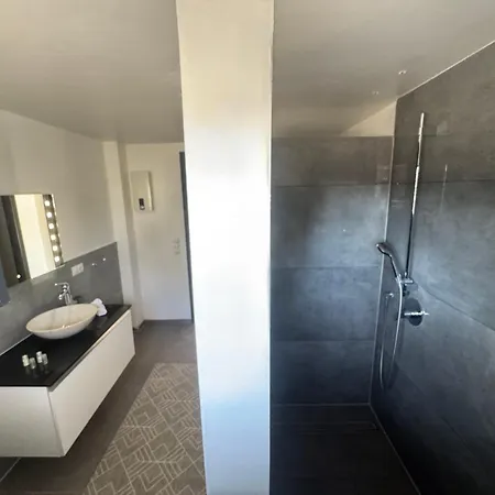 Landruhe Koblenz- Modernes 아파트 *